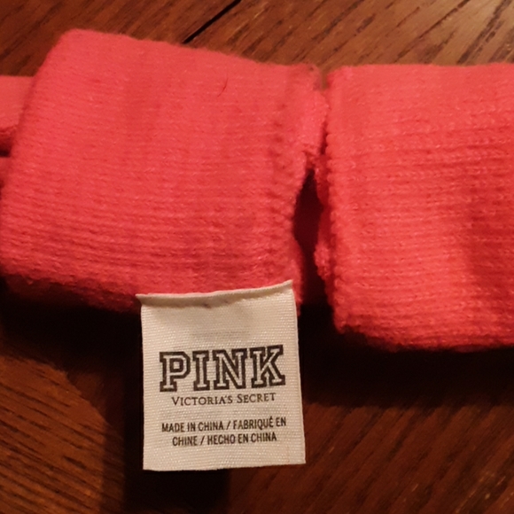 Pink vs gloves ❄ - Picture 3 of 3